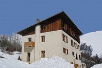 Chalet Cigales 1 - chalet in de sneeuw met houten dak